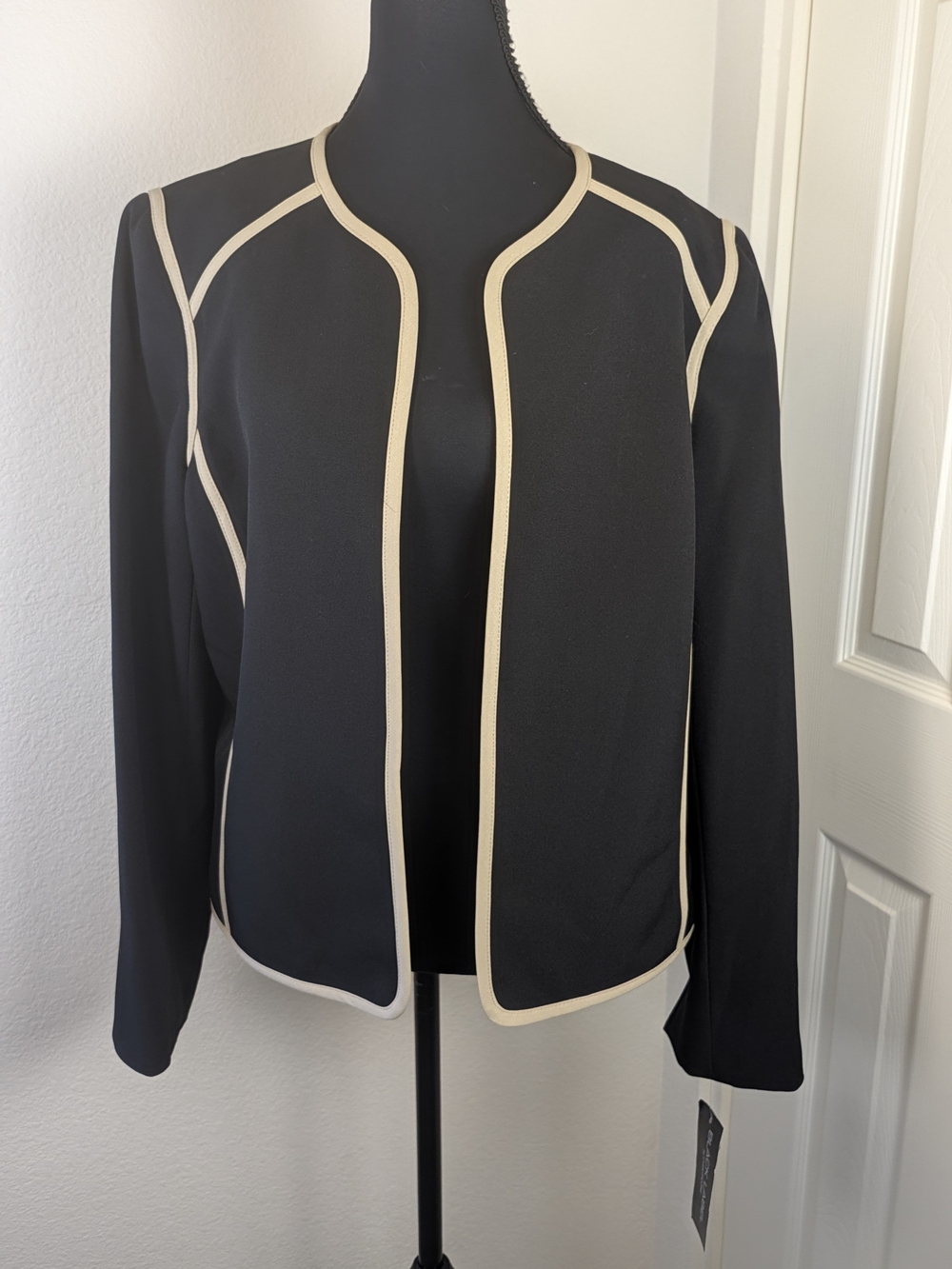 Black Label By Evan-Picone Black Beige Piped Open Front Blazer Size 12